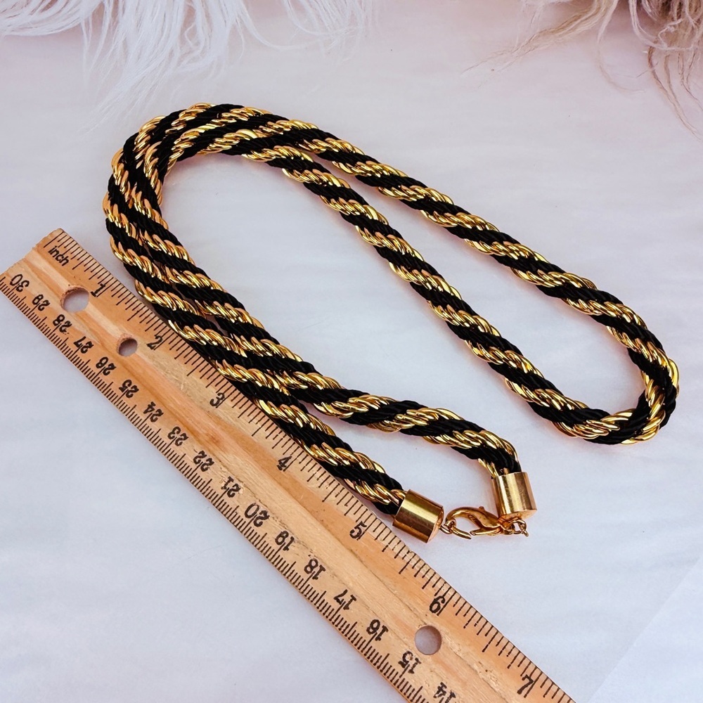 Gorgeous vintage Goldton and Black Twisted Rope Necklace - Picture 10 of 11